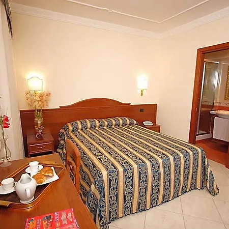 Gust House Galaxy 3* Rome