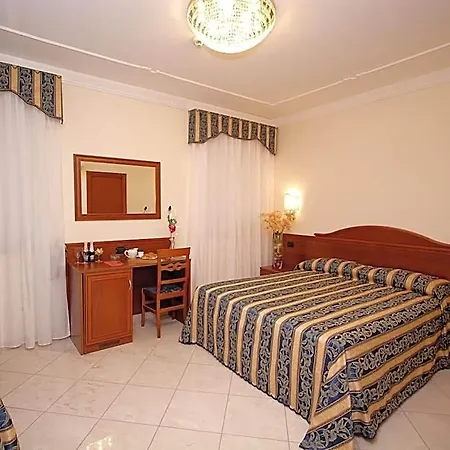 Gust House Galaxy Hotel Rome
