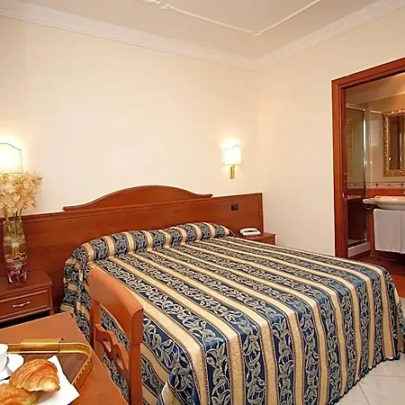 Gust House Galaxy فندق 3*