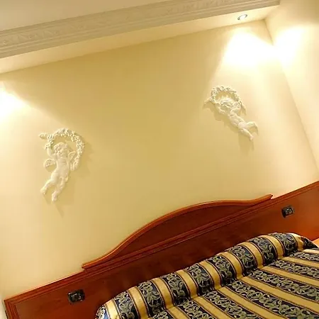 Gust House Galaxy Hotel